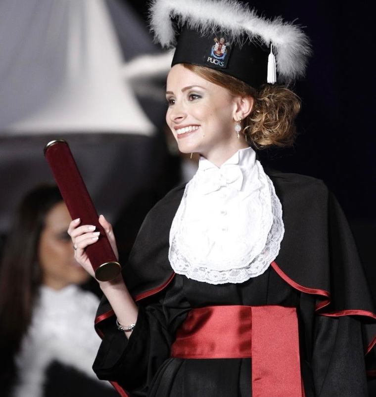 Bethina na formatura de Odontologia da PUCRS